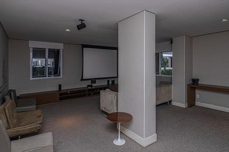 Apartamento à venda com 136m², 3 quartos e 2 vagashome theater_2