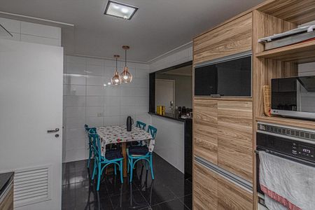 Apartamento à venda com 136m², 3 quartos e 2 vagascozinha_4