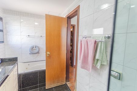 Apartamento à venda com 160m², 4 quartos e 3 vagasBanheiro da Suíte 1