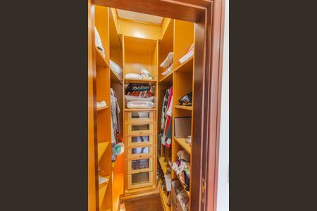 Apartamento à venda com 160m², 4 quartos e 3 vagasCloset da Suíte 1