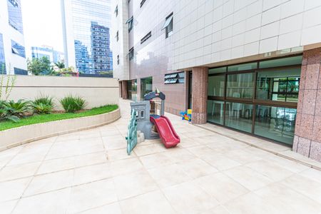 Apartamento à venda com 160m², 4 quartos e 3 vagasÁrea comum - Playground