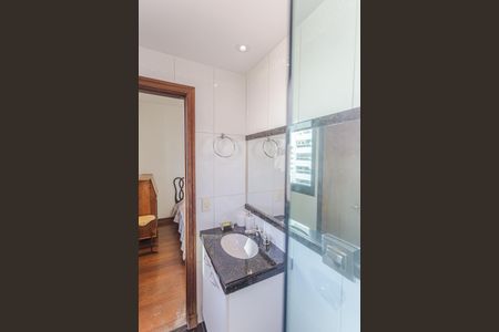 Apartamento à venda com 160m², 4 quartos e 3 vagasBanheiro da Suíte 2