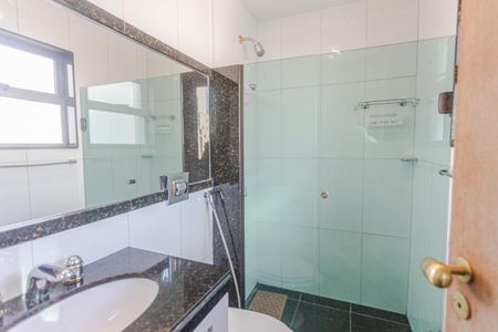 Apartamento à venda com 160m², 4 quartos e 3 vagasBanheiro da Suíte 2
