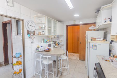 Apartamento à venda com 160m², 4 quartos e 3 vagasCozinha