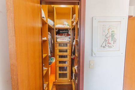 Apartamento à venda com 160m², 4 quartos e 3 vagasCloset da Suíte 1