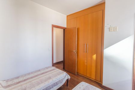 Apartamento à venda com 160m², 4 quartos e 3 vagasSuíte 2