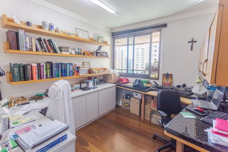 Apartamento à venda com 160m², 4 quartos e 3 vagasQuarto 4