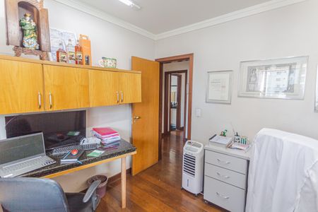 Apartamento à venda com 160m², 4 quartos e 3 vagasQuarto 4
