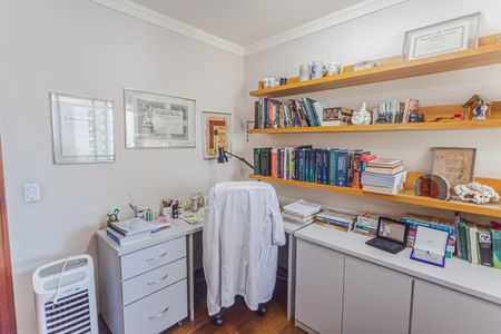 Apartamento à venda com 160m², 4 quartos e 3 vagasQuarto 4