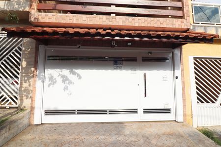 Casa à venda com 450m², 4 quartos e 2 vagasFachada