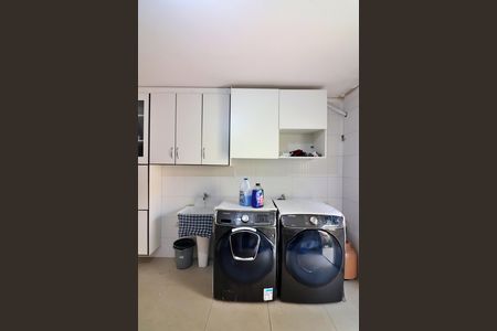 Casa à venda com 450m², 4 quartos e 2 vagasÁrea de Serviço