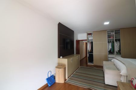 Casa à venda com 450m², 4 quartos e 2 vagasQuarto 3 - Suíte