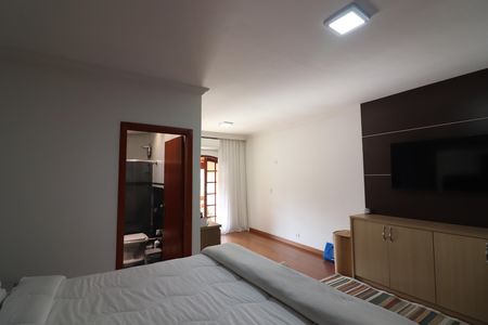 Casa à venda com 450m², 4 quartos e 2 vagasQuarto 3 - Suíte