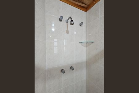 Banheiro da Suíte de apartamento para alugar com 3 quartos, 112m² em Candeal, Salvador