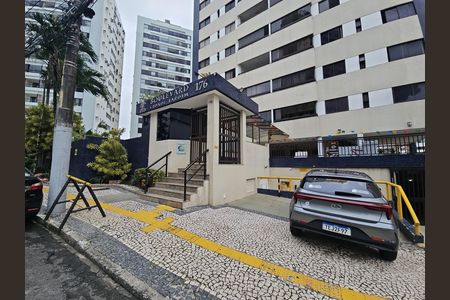 Apartamento para alugar com 112m², 3 quartos e 2 vagas Apartamento para alugar com 112m², 3 quartos e 2 vagasFachada e portaria