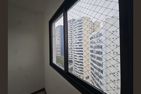Apartamento para alugar com 112m², 3 quartos e 2 vagas Apartamento para alugar com 112m², 3 quartos e 2 vagasVista do Quarto 2