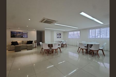 Apartamento para alugar com 112m², 3 quartos e 2 vagas Apartamento para alugar com 112m², 3 quartos e 2 vagasÁrea comum - Salão de festas
