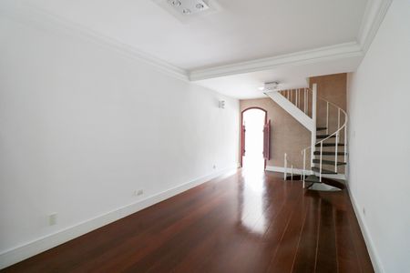 Casa à venda com 3 quartos, 180m² em Campo Belo, São Paulo