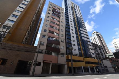 Apartamento para alugar com 43m², 1 quarto e 1 vagaFachada
