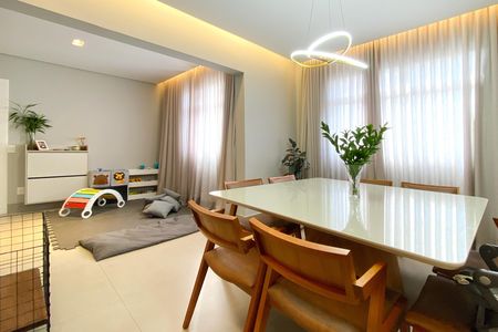 Apartamento à venda com 112m², 3 quartos e 2 vagas Apartamento à venda com 112m², 3 quartos e 2 vagasSala de Jantar