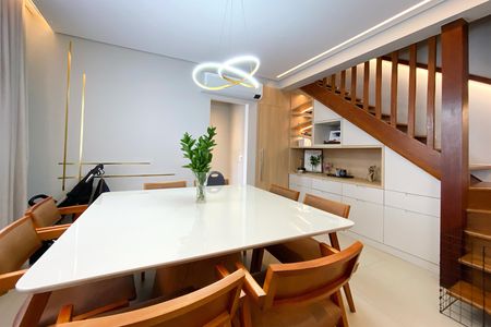 Apartamento à venda com 112m², 3 quartos e 2 vagas Apartamento à venda com 112m², 3 quartos e 2 vagasSala de Jantar