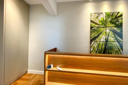 Apartamento à venda com 112m², 3 quartos e 2 vagas Apartamento à venda com 112m², 3 quartos e 2 vagasHall da Escada
