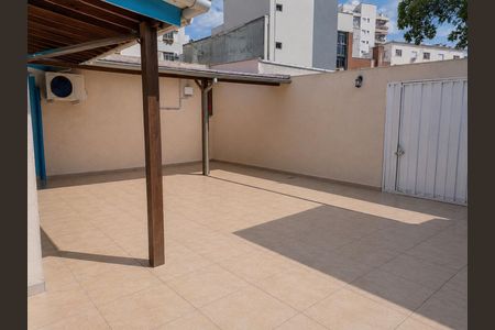 Casa para alugar com 220m², 2 quartos e 2 vagas