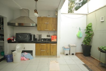Casa para alugar com 249m², 4 quartos e 4 vagasQuintal 