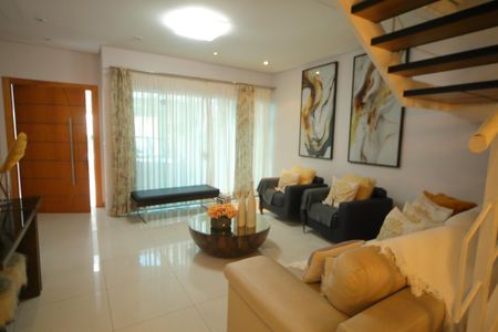 Casa para alugar com 249m², 4 quartos e 4 vagasSala ( estar ) 