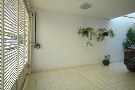 Casa para alugar com 249m², 4 quartos e 4 vagasGaragem 