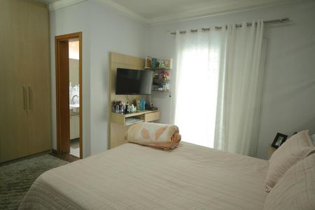 Casa para alugar com 249m², 4 quartos e 4 vagasSuíte 1 