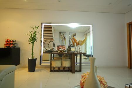 Casa para alugar com 249m², 4 quartos e 4 vagasSala ( estar ) 