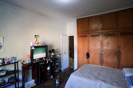 Quarto de casa à venda com 3 quartos, 2763m² em Sagrada Família, Belo Horizonte