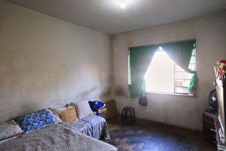 Quarto 1 de casa à venda com 3 quartos, 2763m² em Sagrada Família, Belo Horizonte