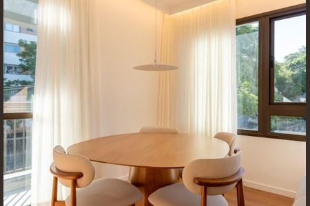 Sala de Jantar de apartamento à venda com 2 quartos, 82m² em Santa Cecília, Porto Alegre