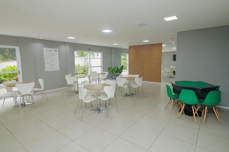Apartamento para alugar com 46m², 2 quartos e sem vagaÁrea comum - Salão de festas