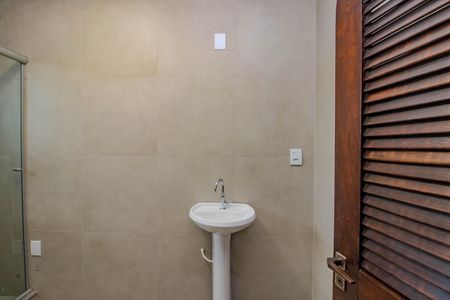 Casa para alugar com 204m², 3 quartos e 4 vagas Casa para alugar com 204m², 3 quartos e 4 vagasBanheiro