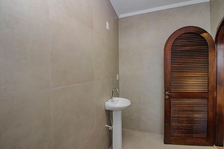 Casa para alugar com 204m², 3 quartos e 4 vagas Casa para alugar com 204m², 3 quartos e 4 vagasBanheiro