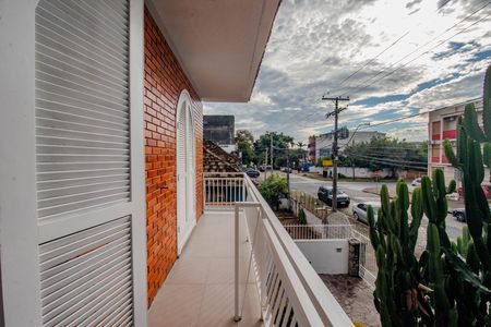 Casa para alugar com 204m², 3 quartos e 4 vagas Casa para alugar com 204m², 3 quartos e 4 vagasVaranda