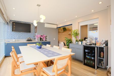 Apartamento à venda com 102m², 3 quartos e 2 vagasVaranda