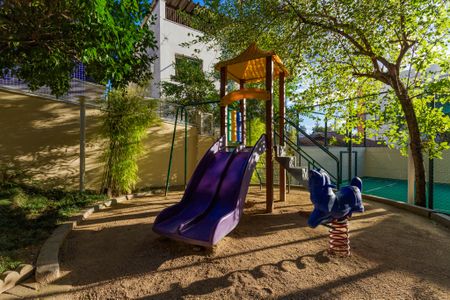 Apartamento à venda com 86m², 3 quartos e 2 vagas Apartamento à venda com 86m², 3 quartos e 2 vagasÁrea comum - Playground