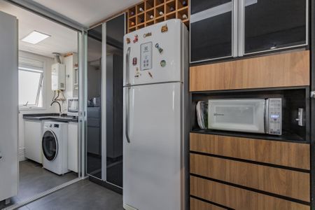 Apartamento à venda com 86m², 3 quartos e 2 vagas Apartamento à venda com 86m², 3 quartos e 2 vagasCozinha e Área de Serviço