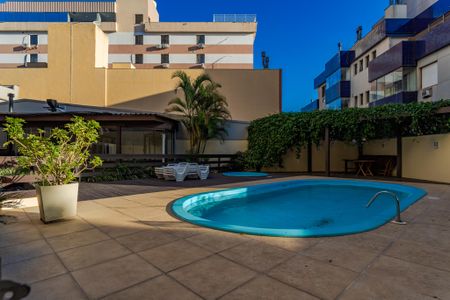 Apartamento à venda com 86m², 3 quartos e 2 vagas Apartamento à venda com 86m², 3 quartos e 2 vagasÁrea comum - Piscina