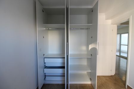 Apartamento à venda com 82m², 2 quartos e 2 vagasQuarto 1 - Armários