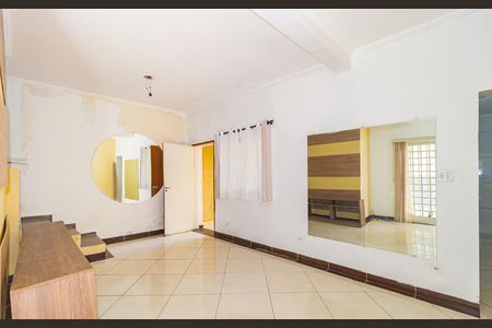 Sala de casa para alugar com 2 quartos, 125m² em Vila Bertioga, São Paulo