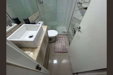 Apartamento à venda com 74m², 2 quartos e 1 vagaBanheiro
