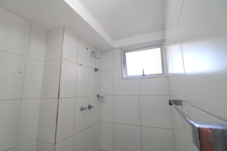 Banheiro de apartamento para alugar com 2 quartos, 48m² em Vila Natal, São Paulo