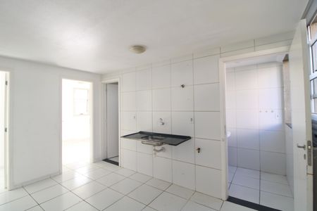Cozinha de apartamento para alugar com 2 quartos, 48m² em Vila Natal, São Paulo