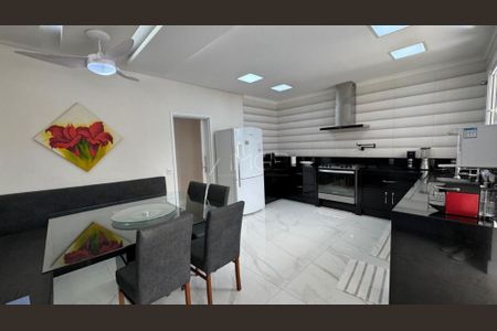 Casa de condomínio à venda com 516m², 4 quartos e 4 vagas