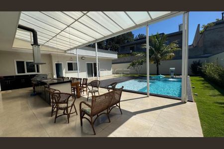 Casa de condomínio à venda com 516m², 4 quartos e 4 vagas